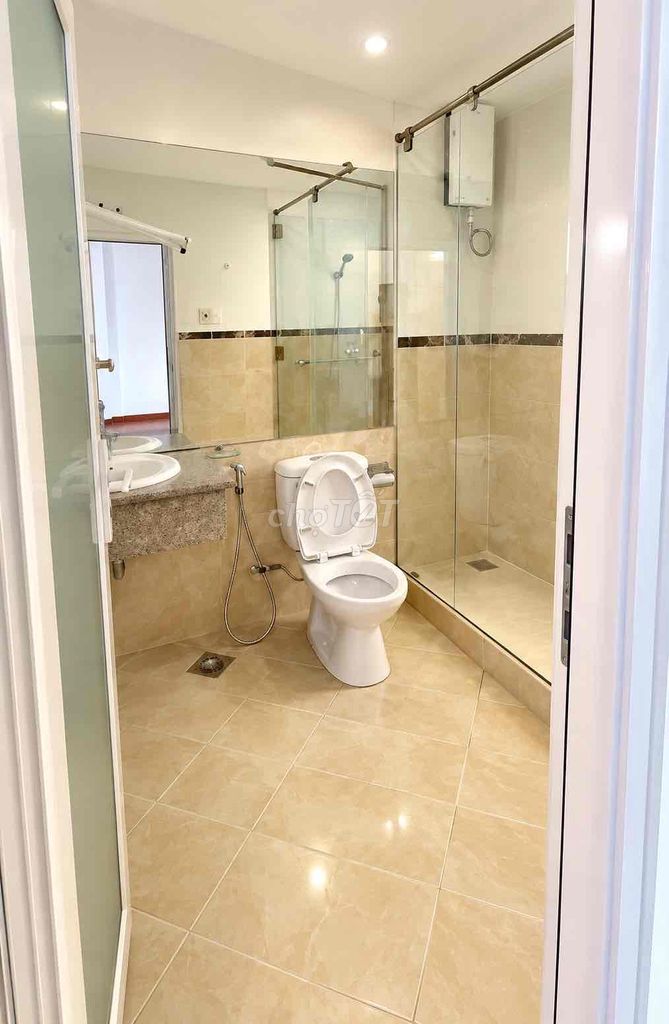 Renting the entire house in cash-- new east, Tân Phong, District 7