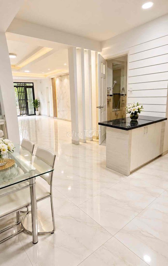 Renting the entire house in cash-- new east, Tân Phong, District 7
