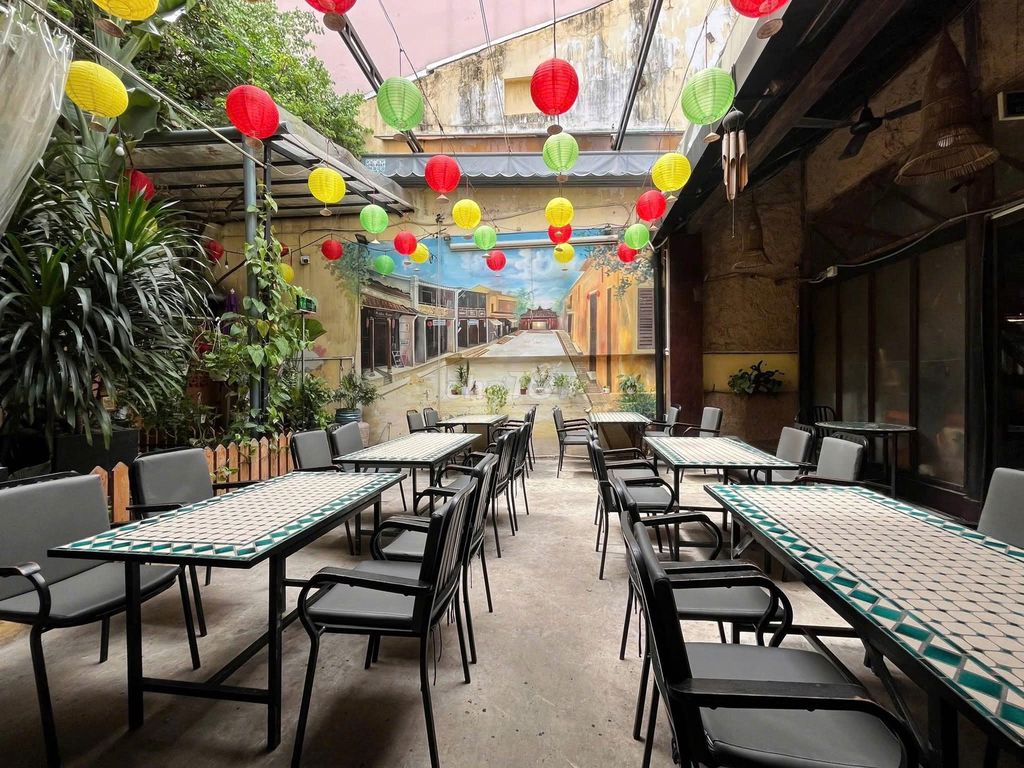 Renting Lê Thị Hồng Gấm, District 1-- garden yard, 85 million.