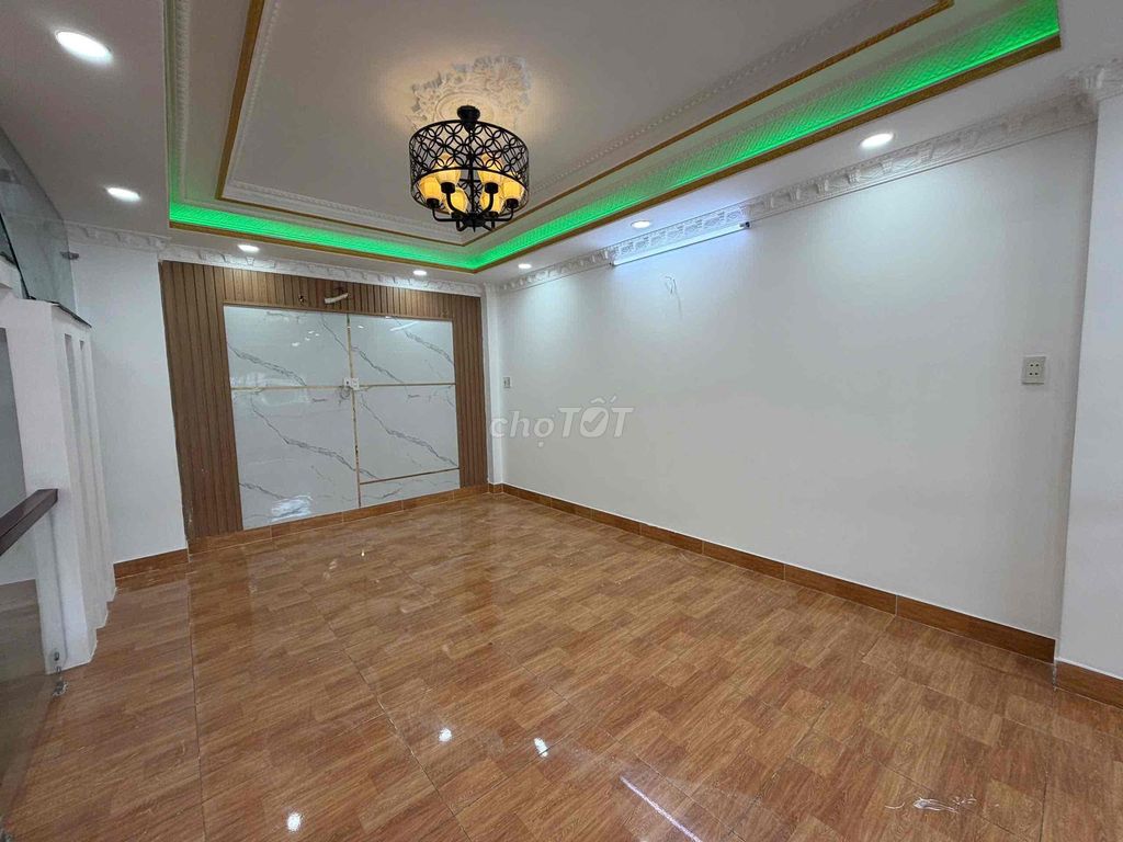 It's the owner of a mini-driving apartment 7 meters of a số 22-way car.