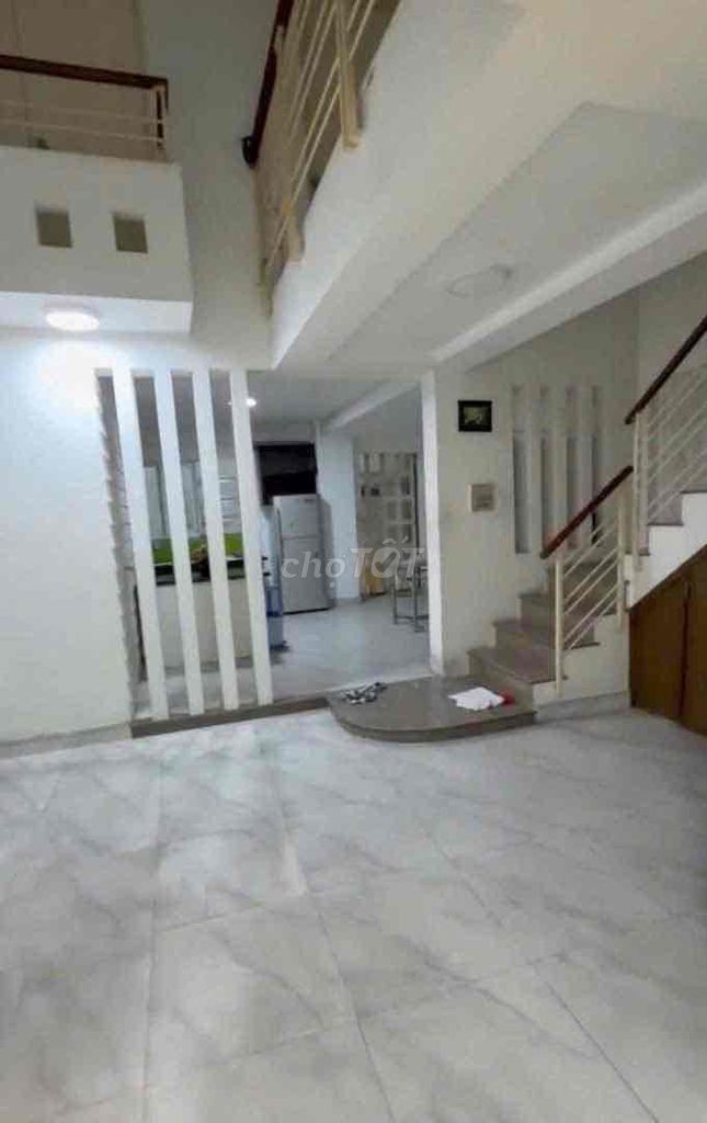 The 3th floor front of the South East East East Side P.Tân Phong- Quang