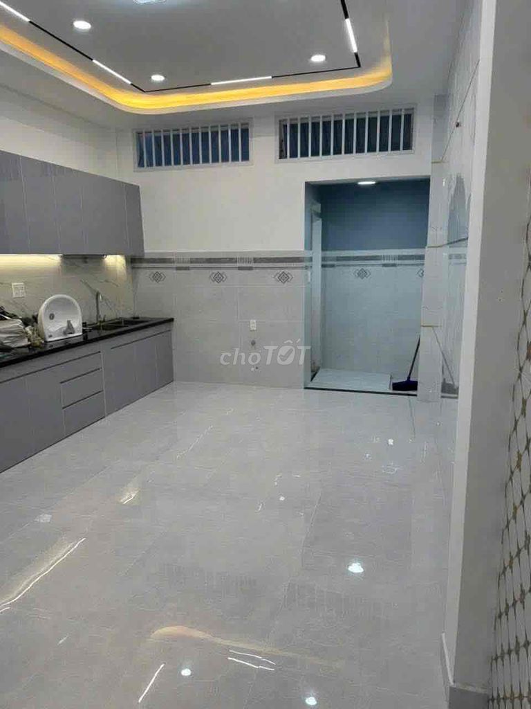 One kmm new home market is 4 x 18 m of newly removable 4 bedrooms