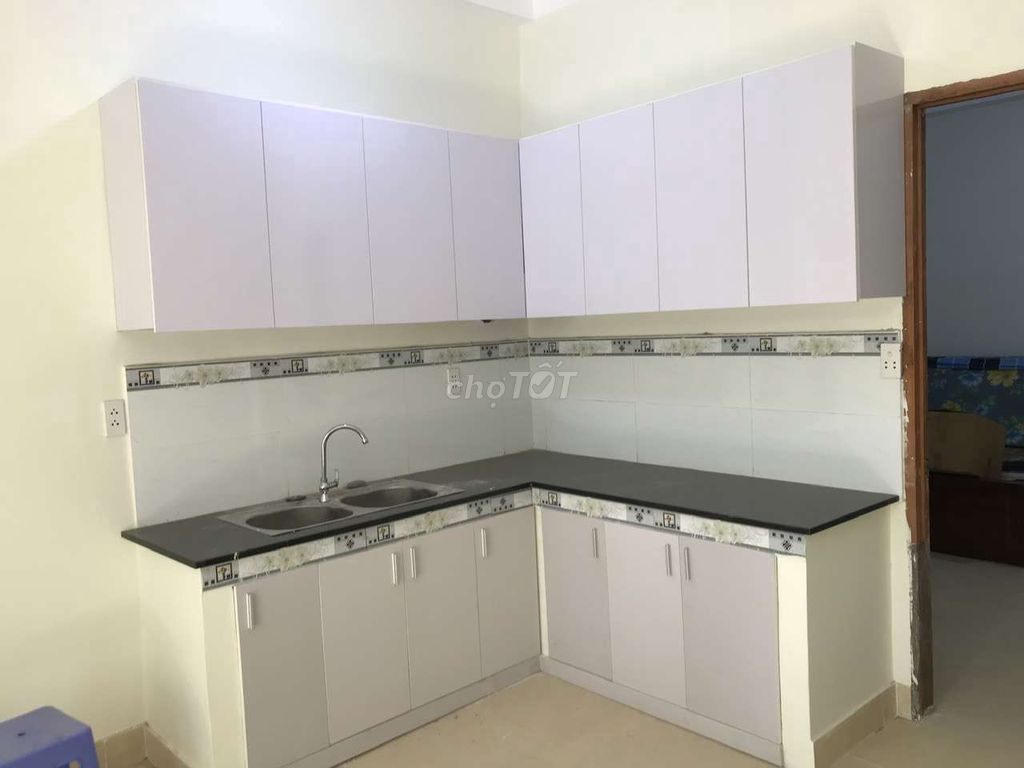 Rent a one-story apartment. Two bedrooms. Two toilets.