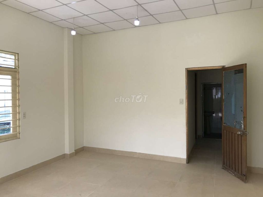 Rent a one-story apartment. Two bedrooms. Two toilets.