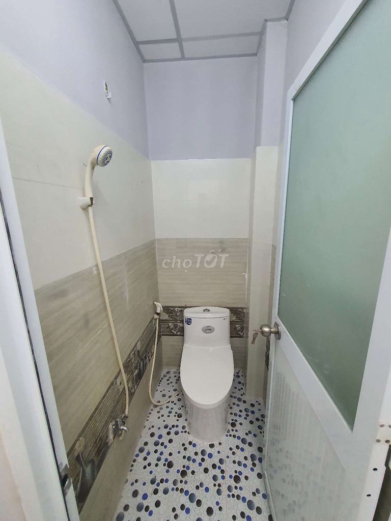 3'4", 1 .6, 1 .1 bedroom, 1 out of 2 toilets.