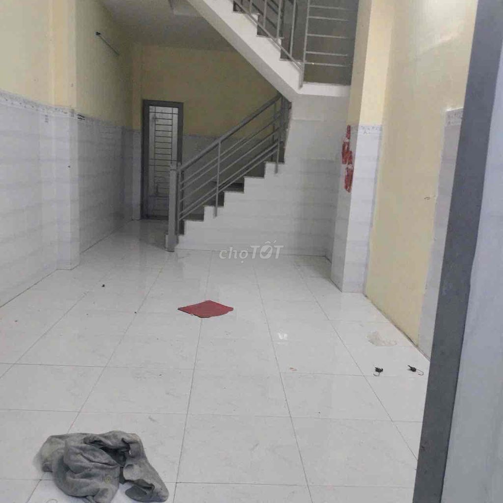 We'll give you a 4-foot-foot-talbar-back entry into the alley 30 meters.
