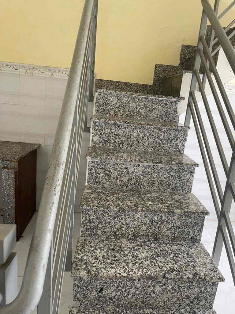 We'll give you a 4-foot-foot-talbar-back entry into the alley 30 meters.
