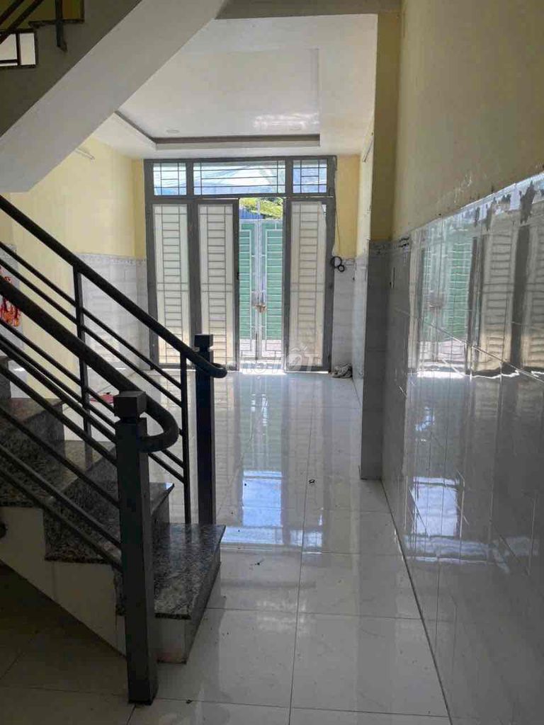 We'll give you a 4-foot-foot-talbar-back entry into the alley 30 meters.