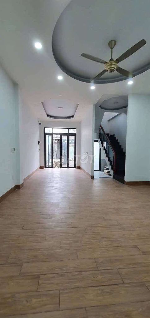Homes near the third home, area 5 X24 bedrooms, occupy, super-high rooftop.
