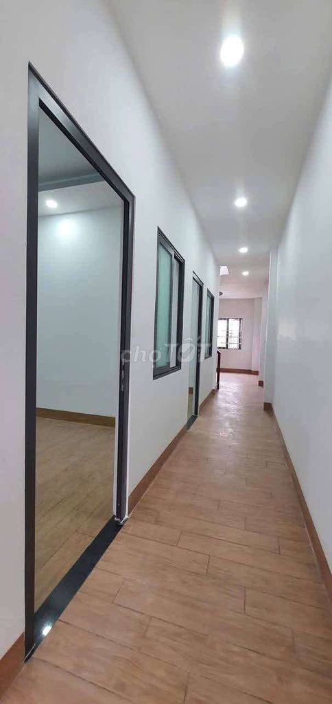 Homes near the third home, area 5 X24 bedrooms, occupy, super-high rooftop.