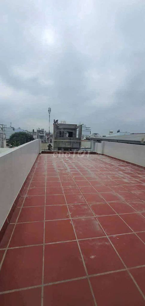 Homes near the third home, area 5 X24 bedrooms, occupy, super-high rooftop.