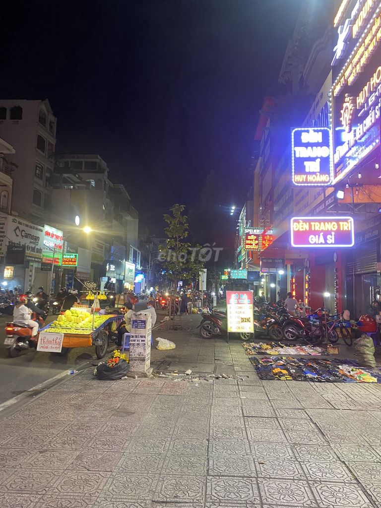 Rent the entire front house Tô Hiến Thành, 717 15, District 10.