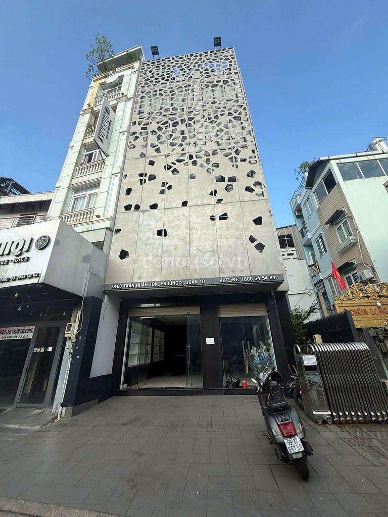 Full root lease: Front of 79-80 Trần Nhân Tôn, 1893 2, District 10