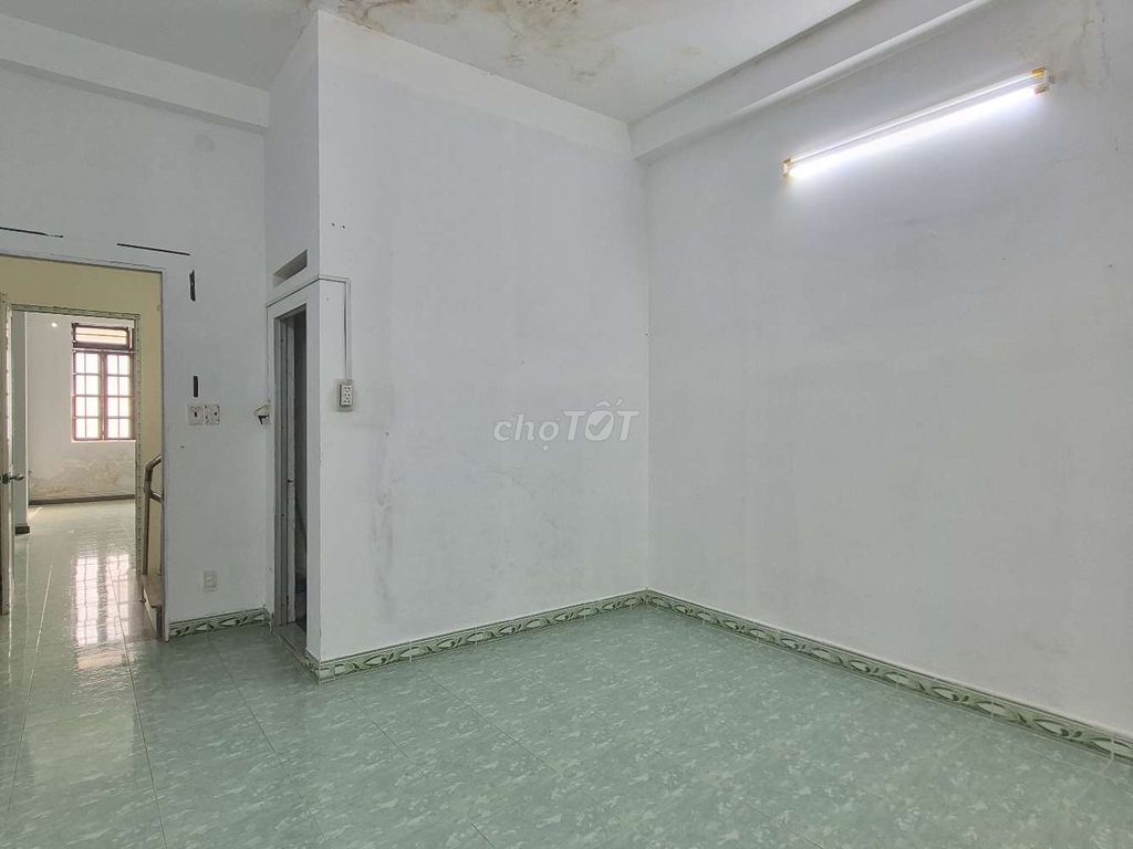 House 64 m2 ground 2 floors 2 i. e. an 8-meter car bedroom.