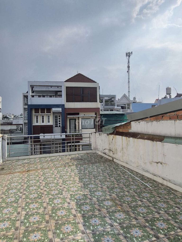 House 64 m2 ground 2 floors 2 i. e. an 8-meter car bedroom.