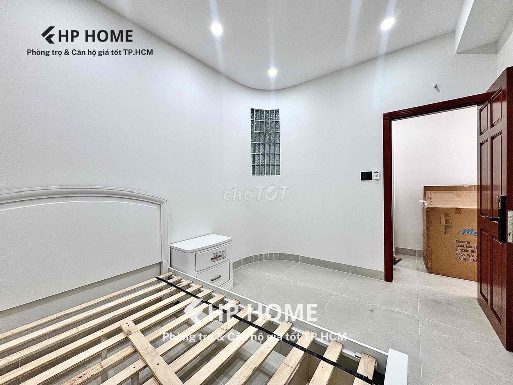 Two bedrooms, one bathroom, one full interior, killing the University of County 10