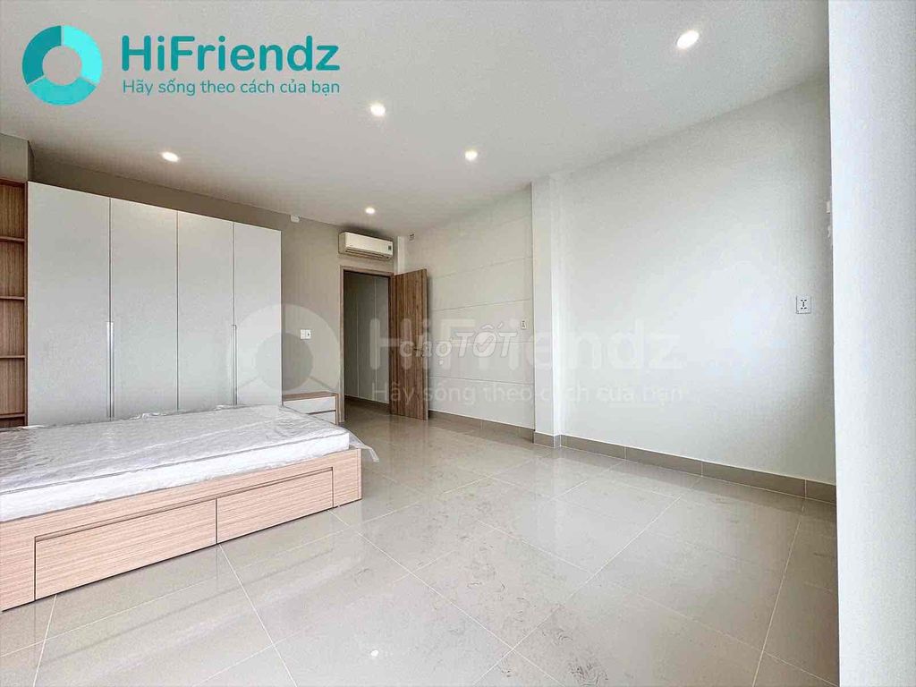 The two bedrooms are super open, full of furniture in the near future.