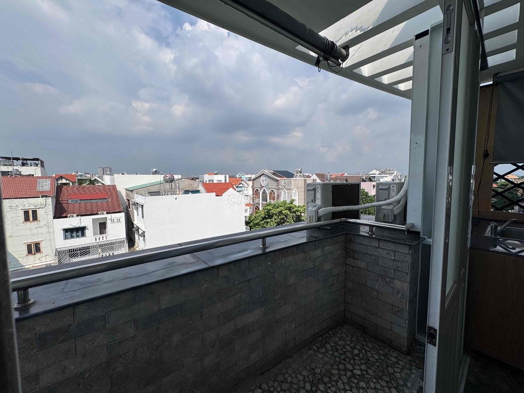 A couple of bedrooms open - the balcony - 50 meters - 60 meters - 2