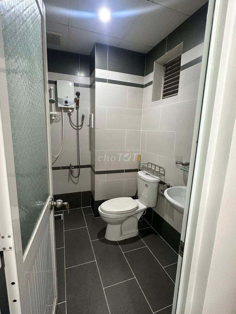 The Acb building, Mr. Mayhell, three bedrooms, ready for furniture, 102 m2 for 14 million a month.