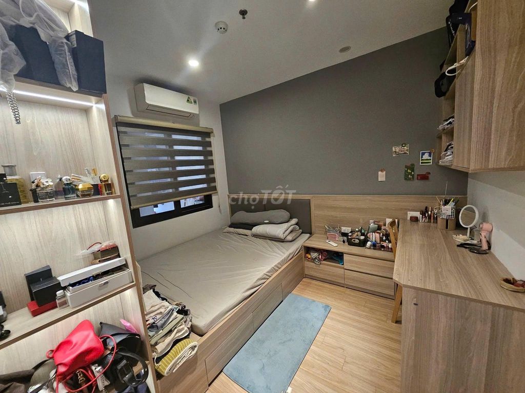 The Acb building, Mr. Mayhell, three bedrooms, ready for furniture, 102 m2 for 14 million a month.