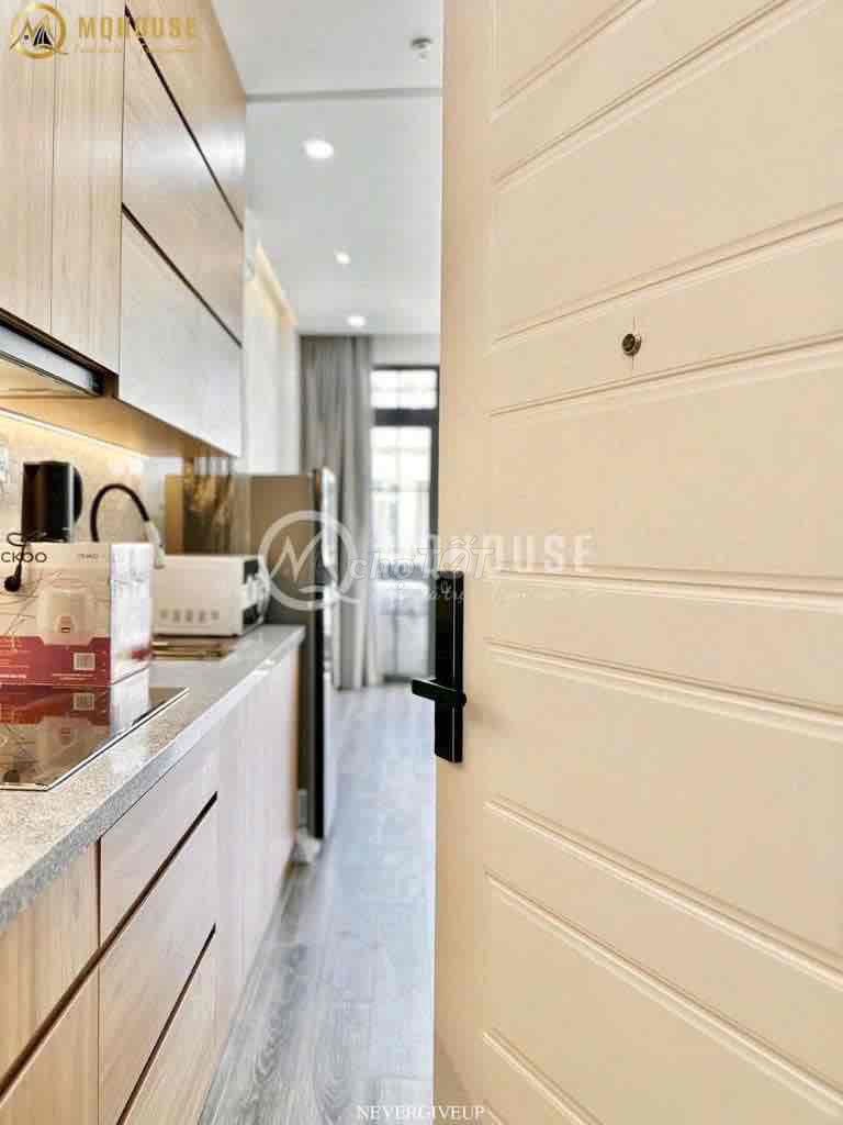 Rent the Guardian a high-end bedroom, private washing machine in the room near District 1.