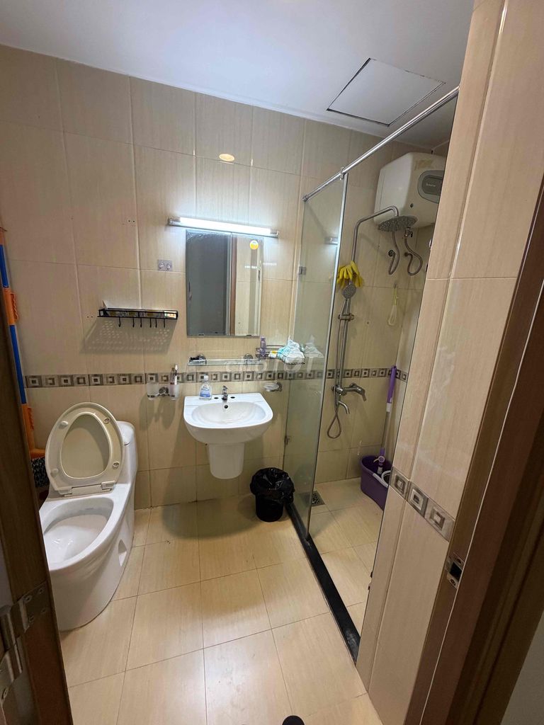 Rent the wronggonres apartment 2 ntcb new home make full