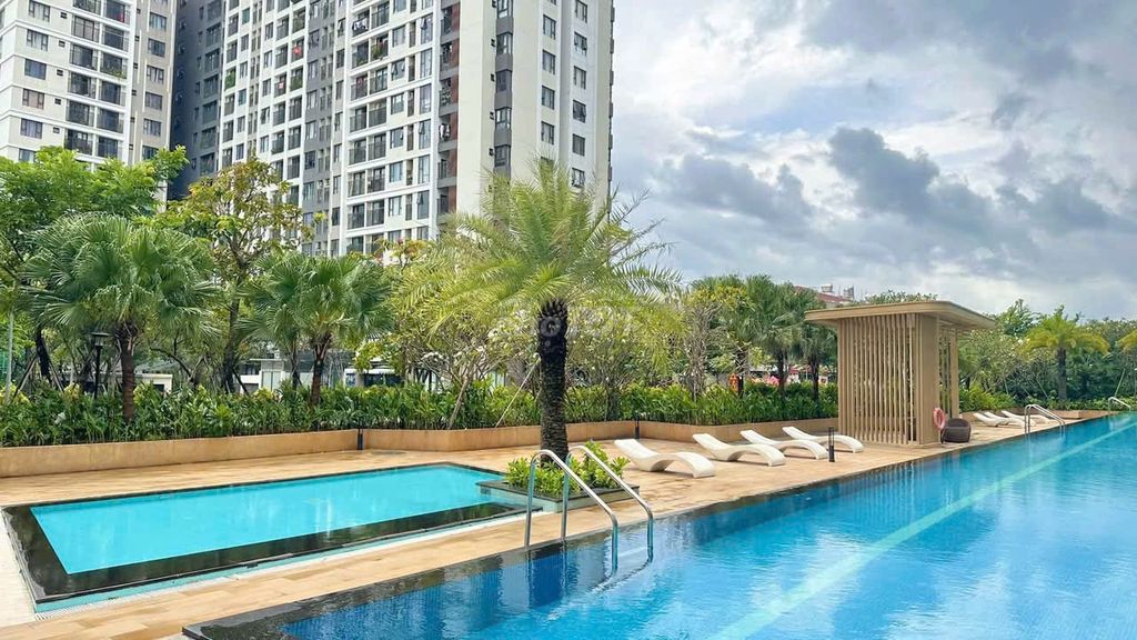 The owner rented Pitchor building. District 12. 59 meters two bedrooms. Eight million new houses.