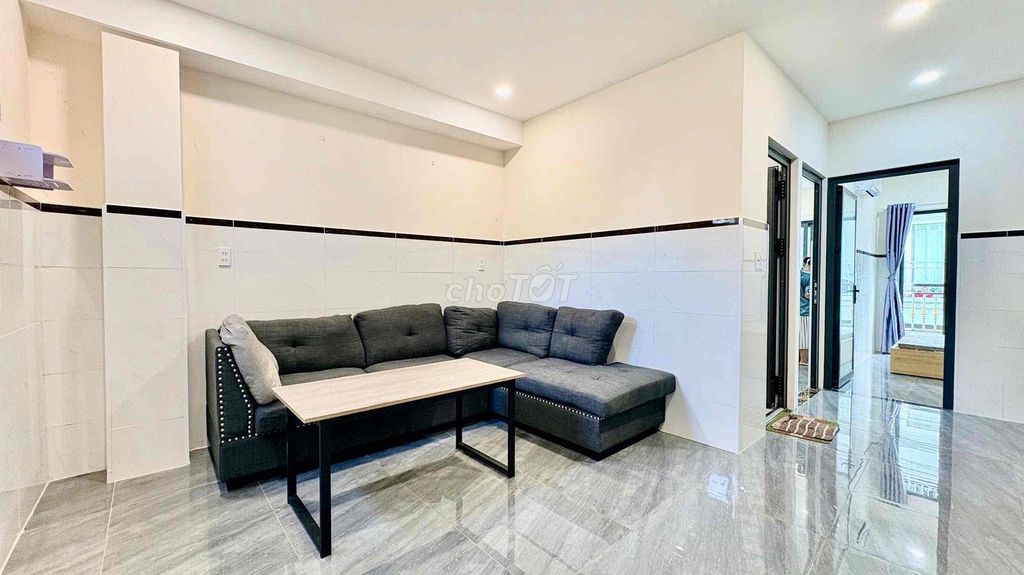Rent a two-foot-high-level balcony room in 4/4 people.