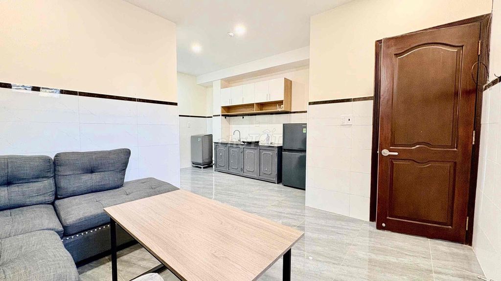 Rent a two-foot-high-level balcony room in 4/4 people.