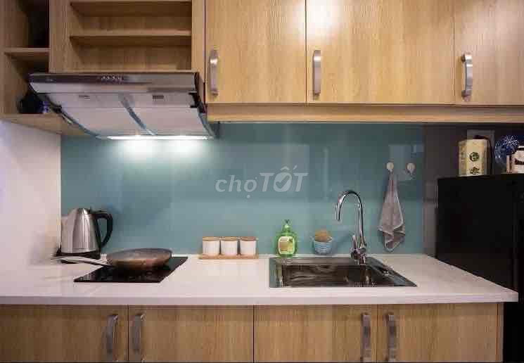 A full-size The Tresor studio apartment