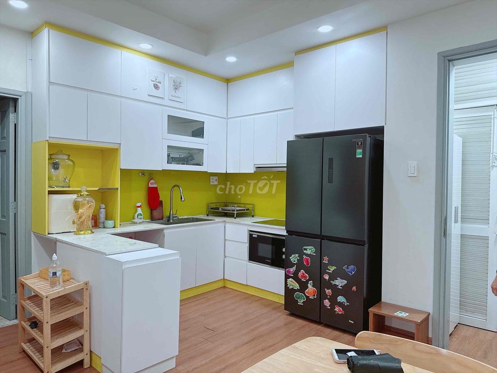 80 meters, two bedrooms, two tolet full interior.