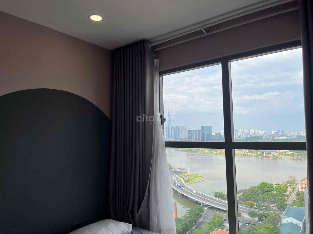 Rent Saigon Royal Residence District 4h: