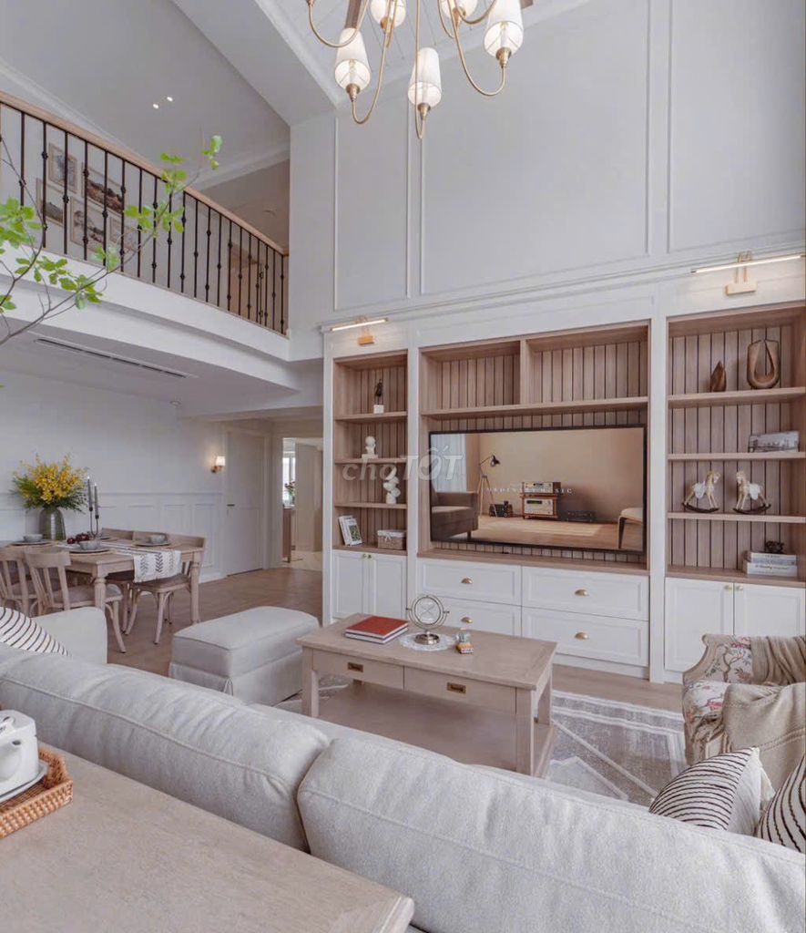 Rent US Bull Nguyễn Đức Cảnh four bedrooms. One room works three toilets.