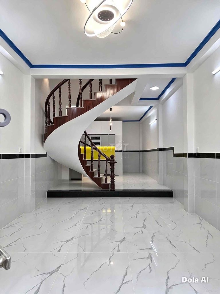 Four stories new house... Carway. 4 bedrooms - 13 million months