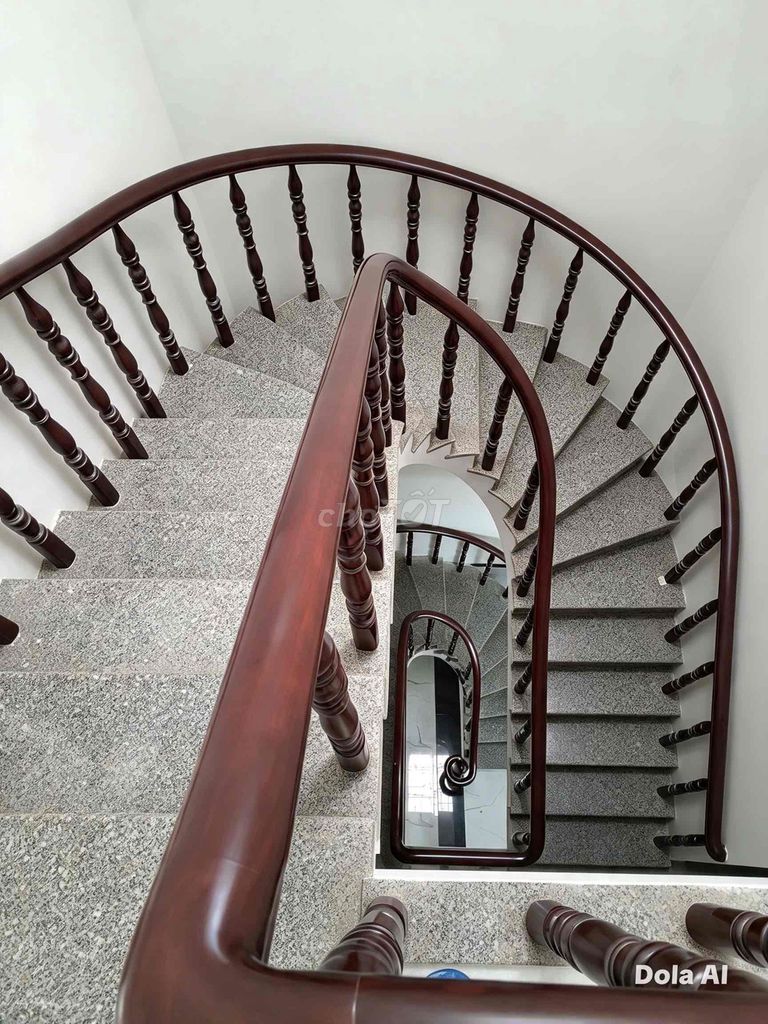 Four stories new house... Carway. 4 bedrooms - 13 million months