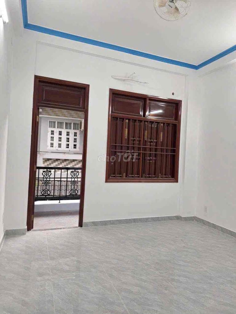 Four stories new house... Carway. 4 bedrooms - 13 million months