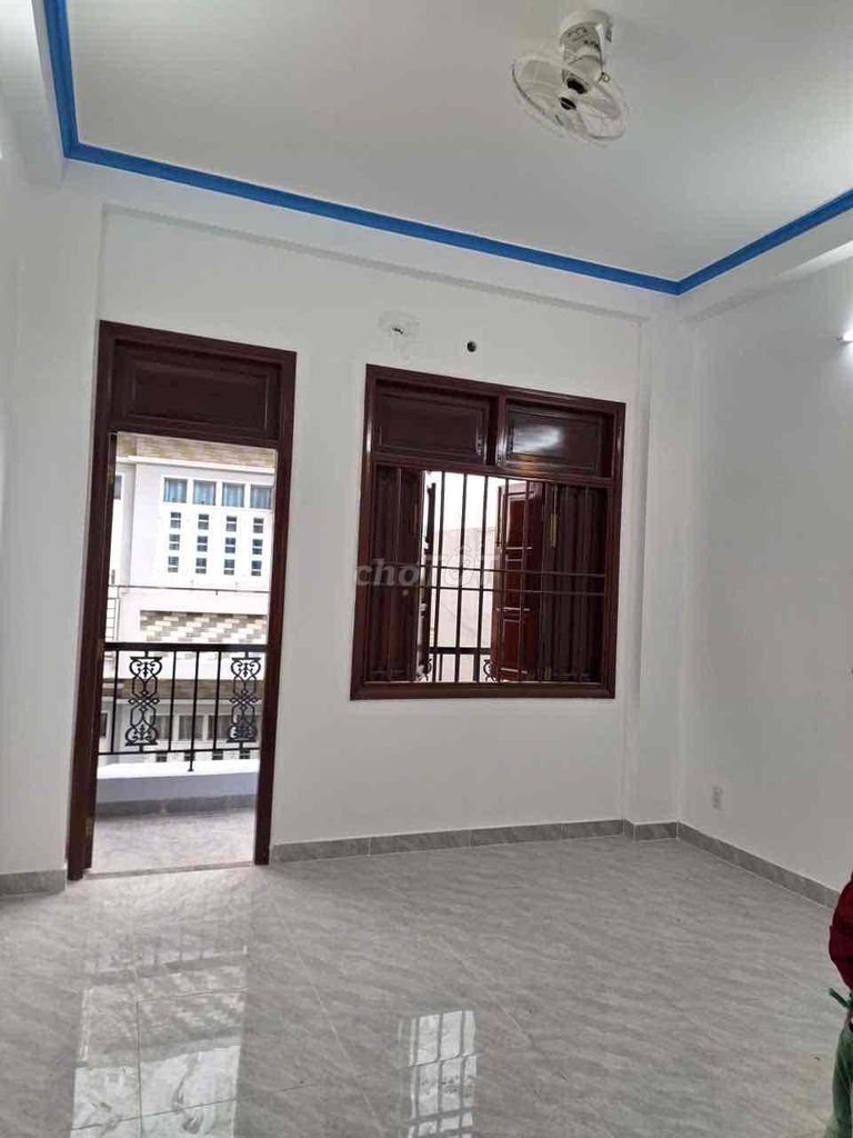 Four stories new house... Carway. 4 bedrooms - 13 million months