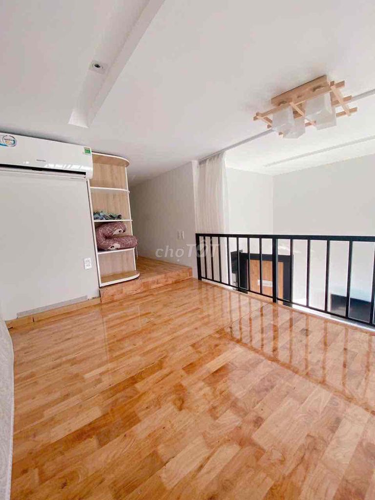 Rent an apartment with a full-in-the-house window in the middle of the 4th district.
