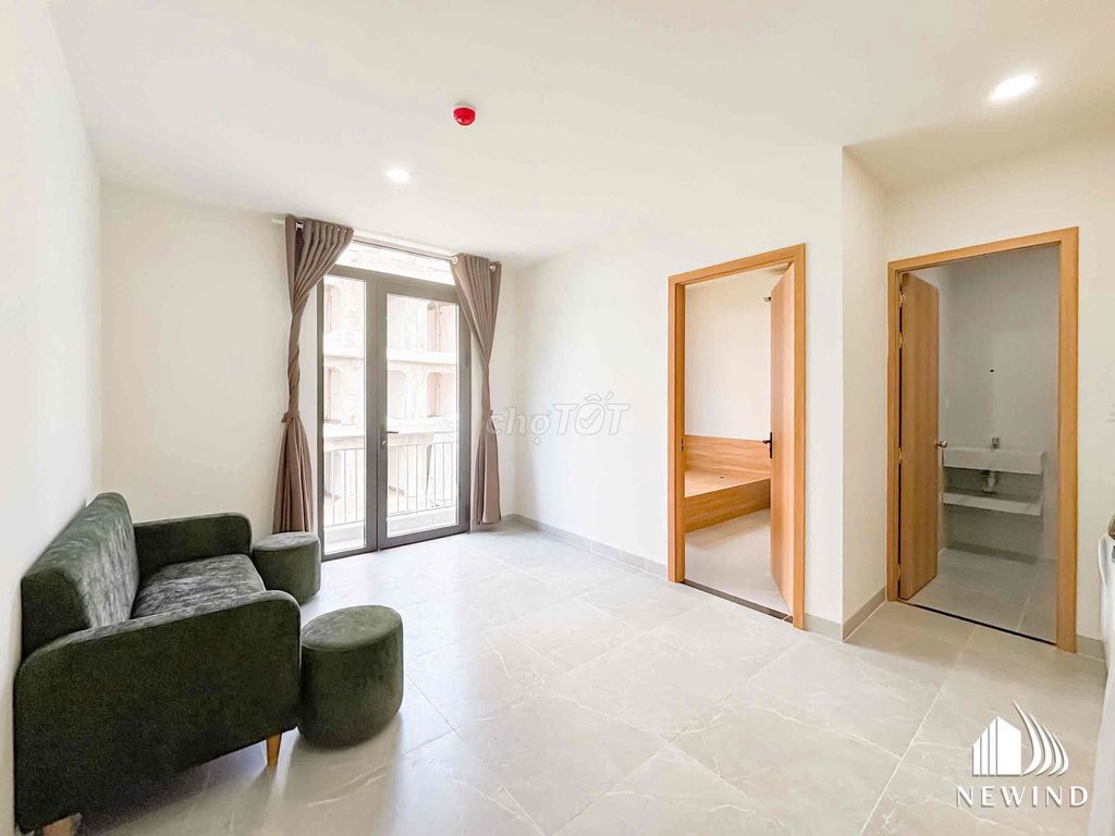 Tell Zhang that one bedroom is a Vibe Public Room in the Seven Kingdoms.