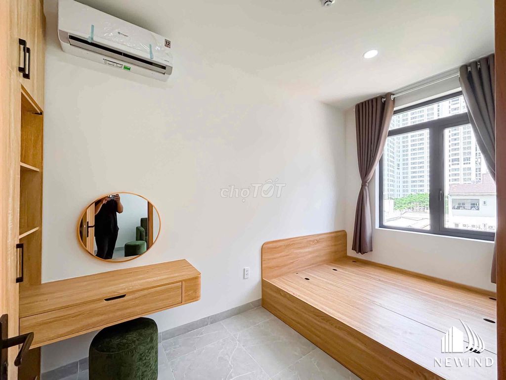Tell Zhang that one bedroom is a Vibe Public Room in the Seven Kingdoms.