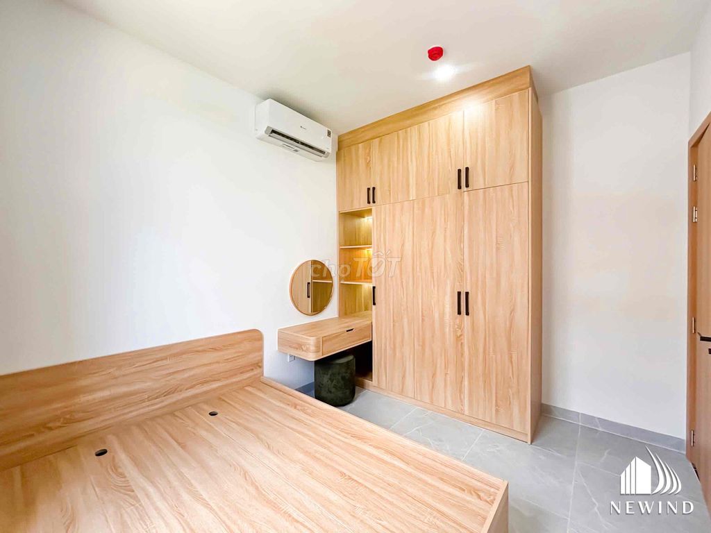 Tell Zhang that one bedroom is a Vibe Public Room in the Seven Kingdoms.