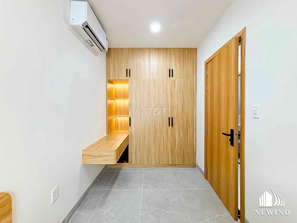 Tell Zhang that one bedroom is a Vibe Public Room in the Seven Kingdoms.