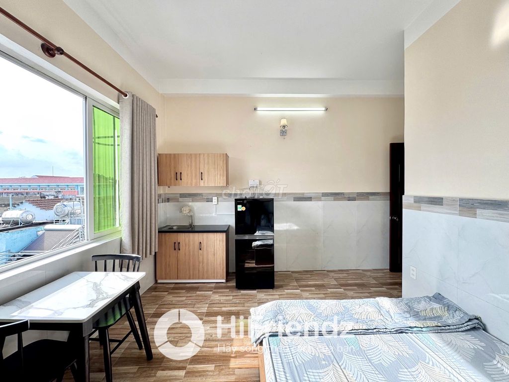 large window room - elevator - full furniture downtown