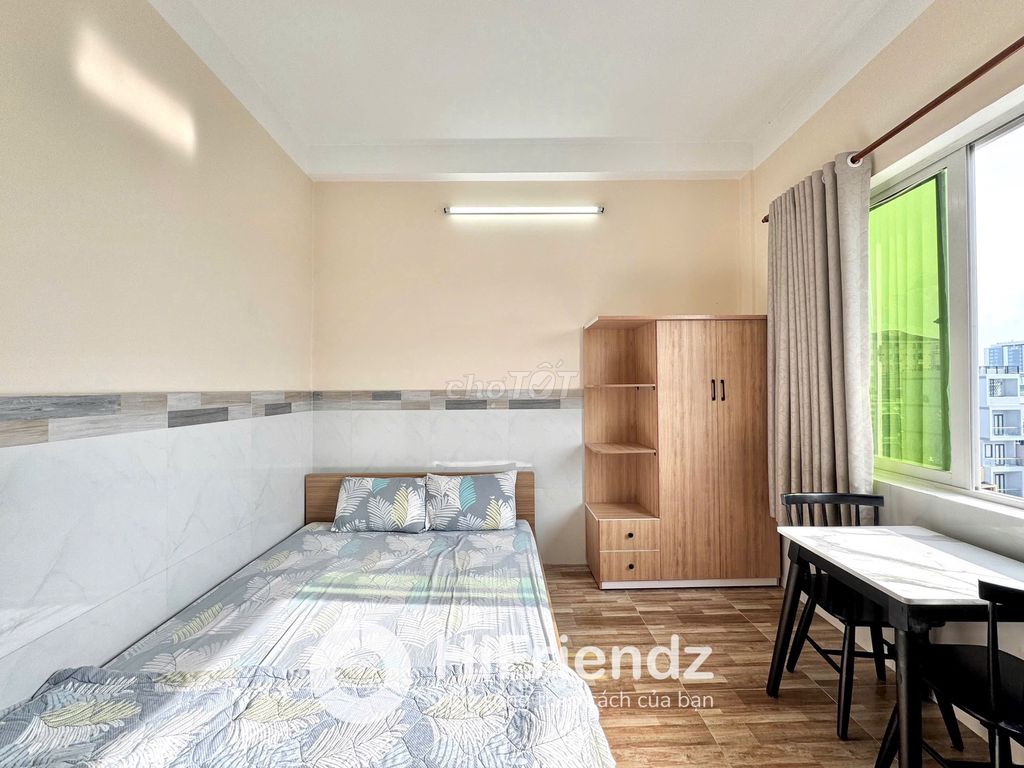 large window room - elevator - full furniture downtown