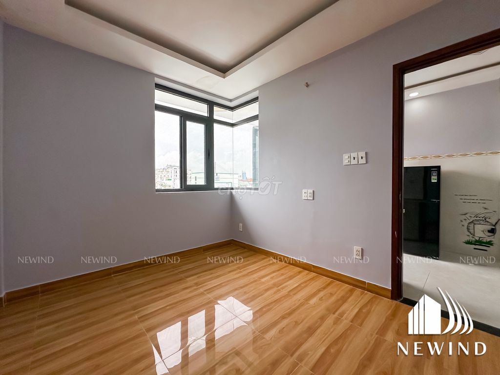 Rent the entire third floor of the two-room balconies. Close to kcx, ufret, close to District 4