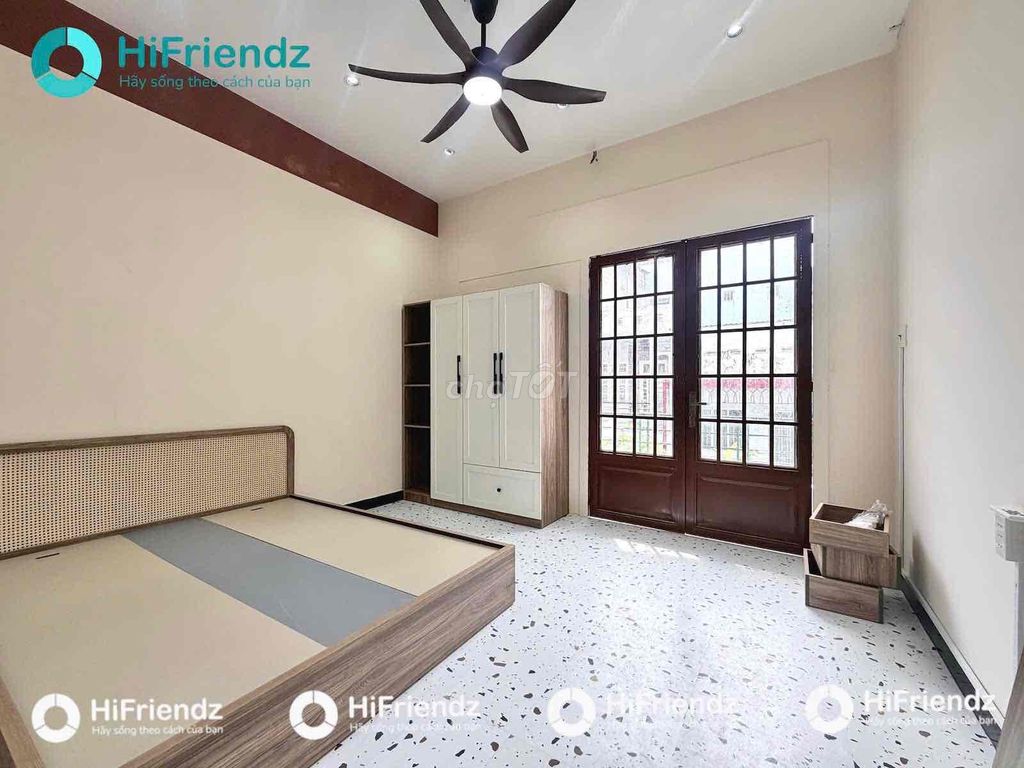 Rent the studio. A kitchen room with a clear balcony. Full interior.