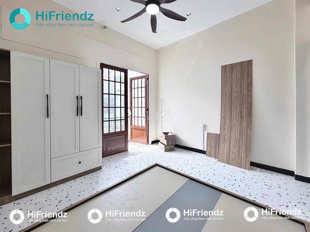 Rent the studio. A kitchen room with a clear balcony. Full interior.