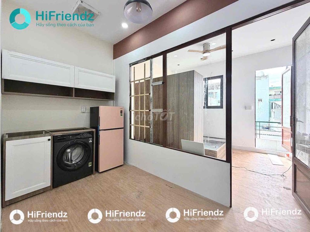 Rent the studio. A kitchen room with a clear balcony. Full interior.