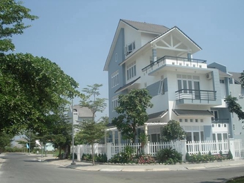 Rent a three-split house near Ju Chun Kokong, 5-Wing Bridge