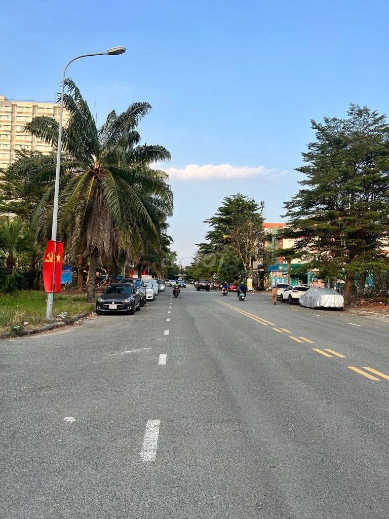 Rent a South Dragon Home near Lotus